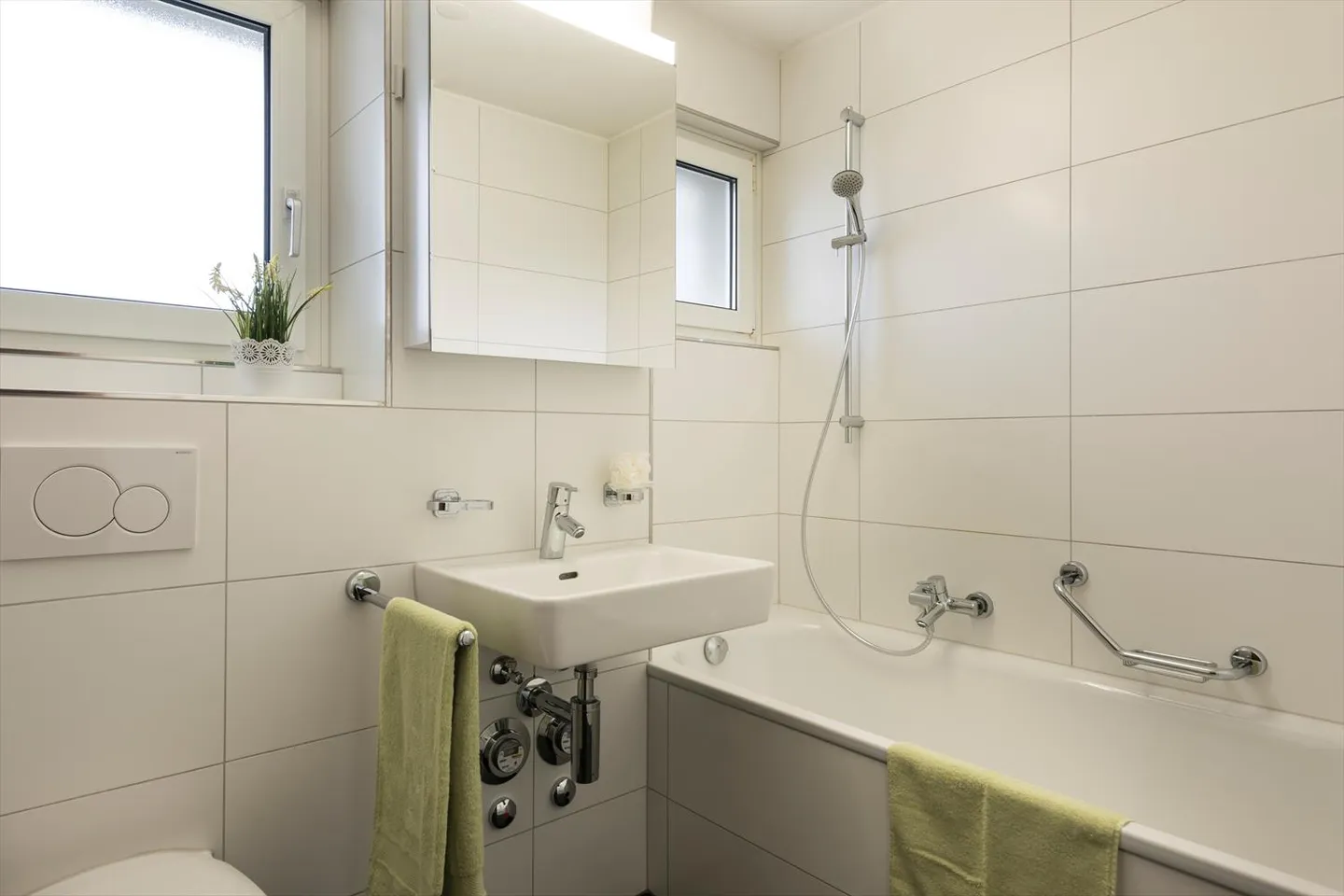 Grosser Balkon lädt zum Verweilen ein... - Foto 3 von 6