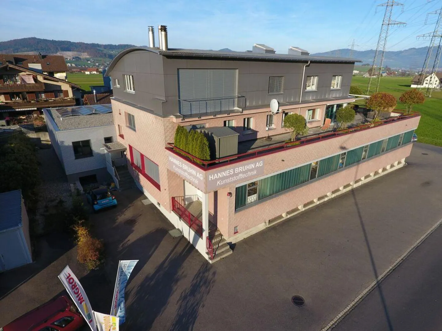 Fabrikgebäude mit Wohnung - Foto 2 von 5