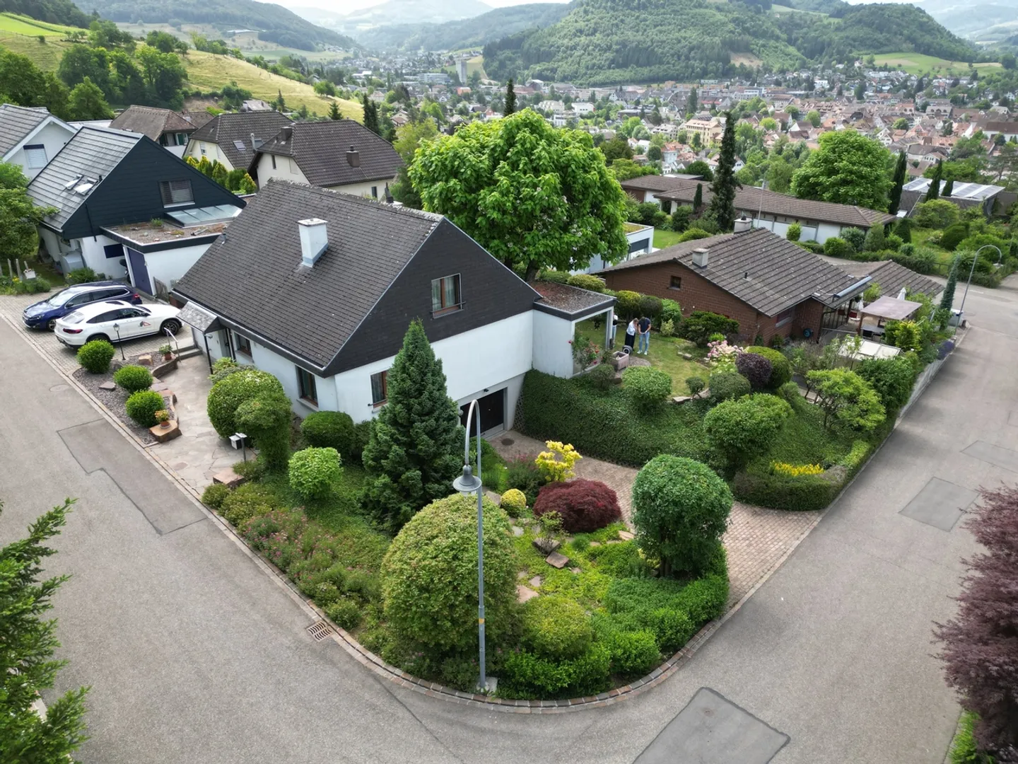 Charmantes Freistehendes Einfamilienhaus - Foto 1 von 12