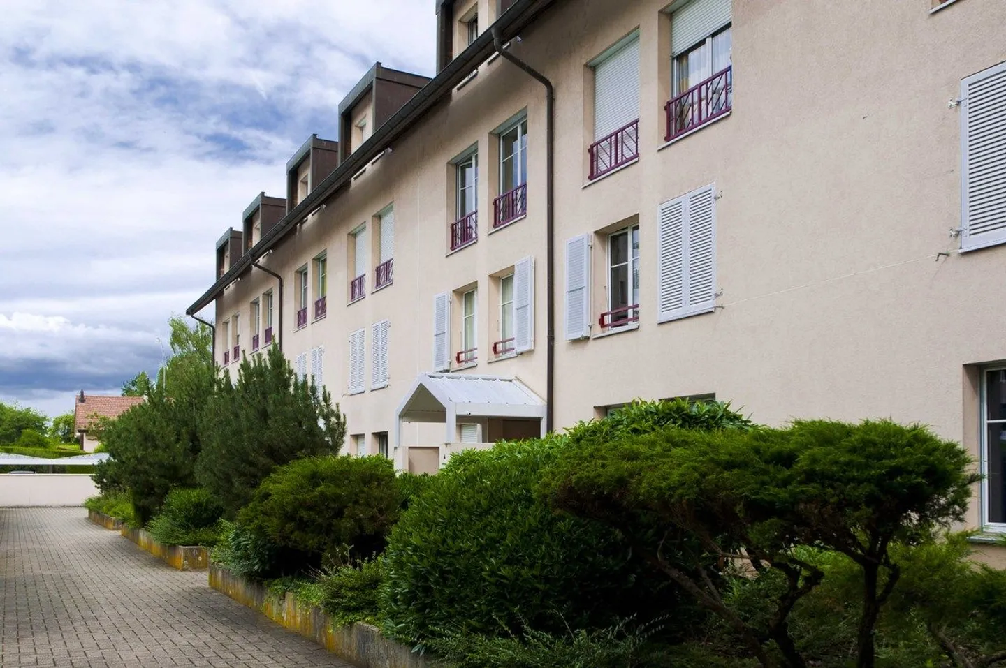 Charmant appartement de 2 pièces avec terrasse - Photo 1 sur 2