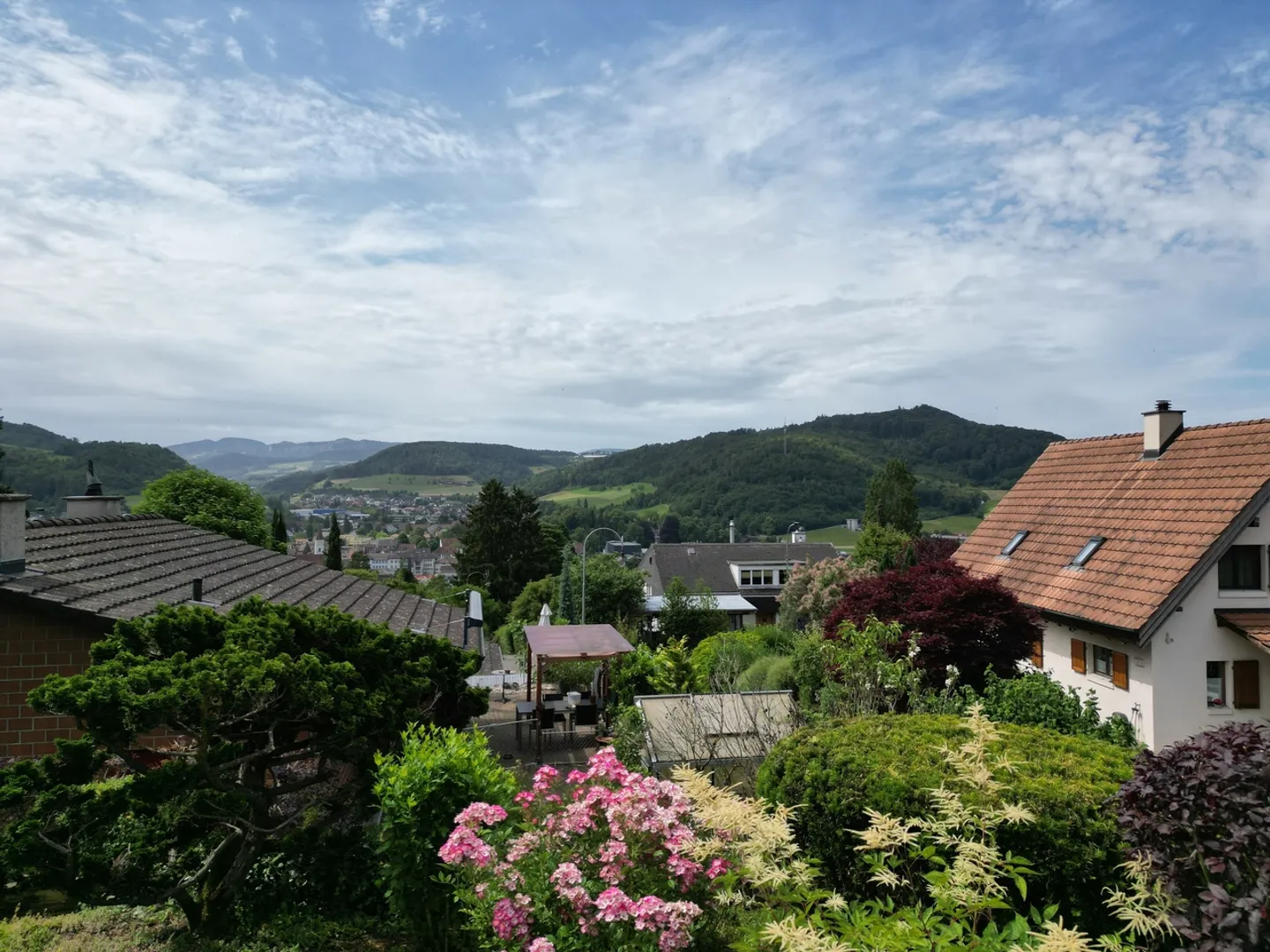 Charmantes Freistehendes Einfamilienhaus - Foto 3 von 12