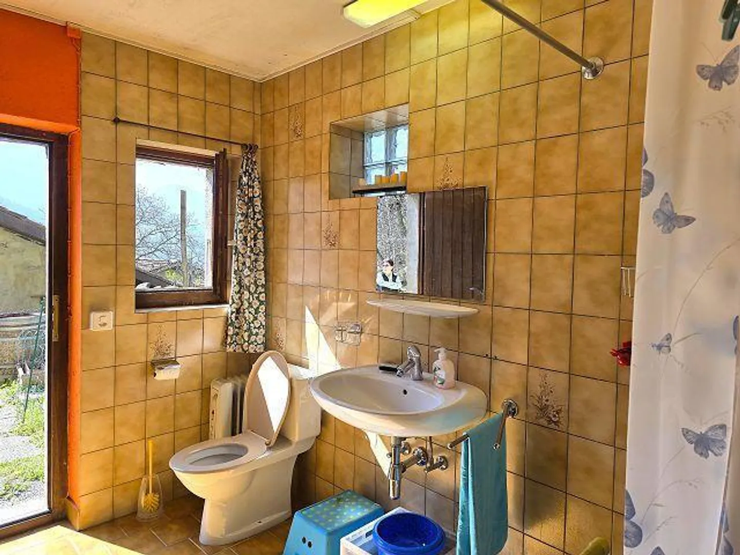 3-room rustic house with small garden in a very quiet, sunny location... - Photo 12 of 13
