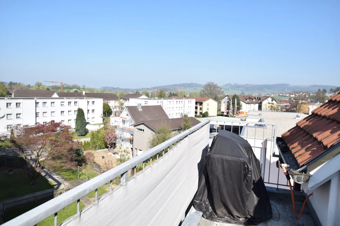 Generous and Open Spatial Feeling - Photo 7 of 10