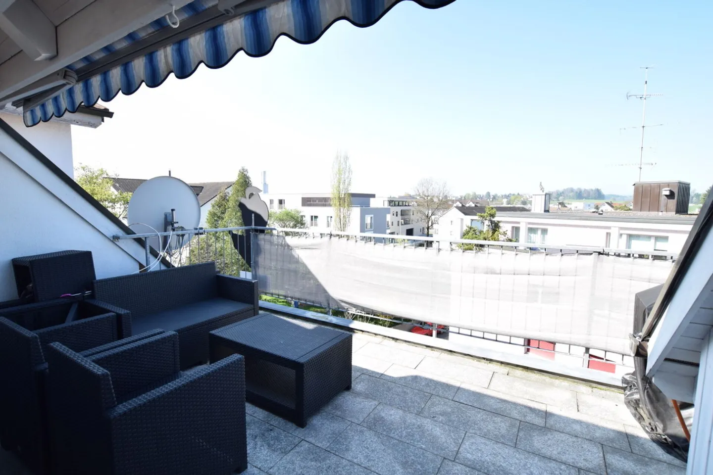 Generous and Open Spatial Feeling - Photo 9 of 10