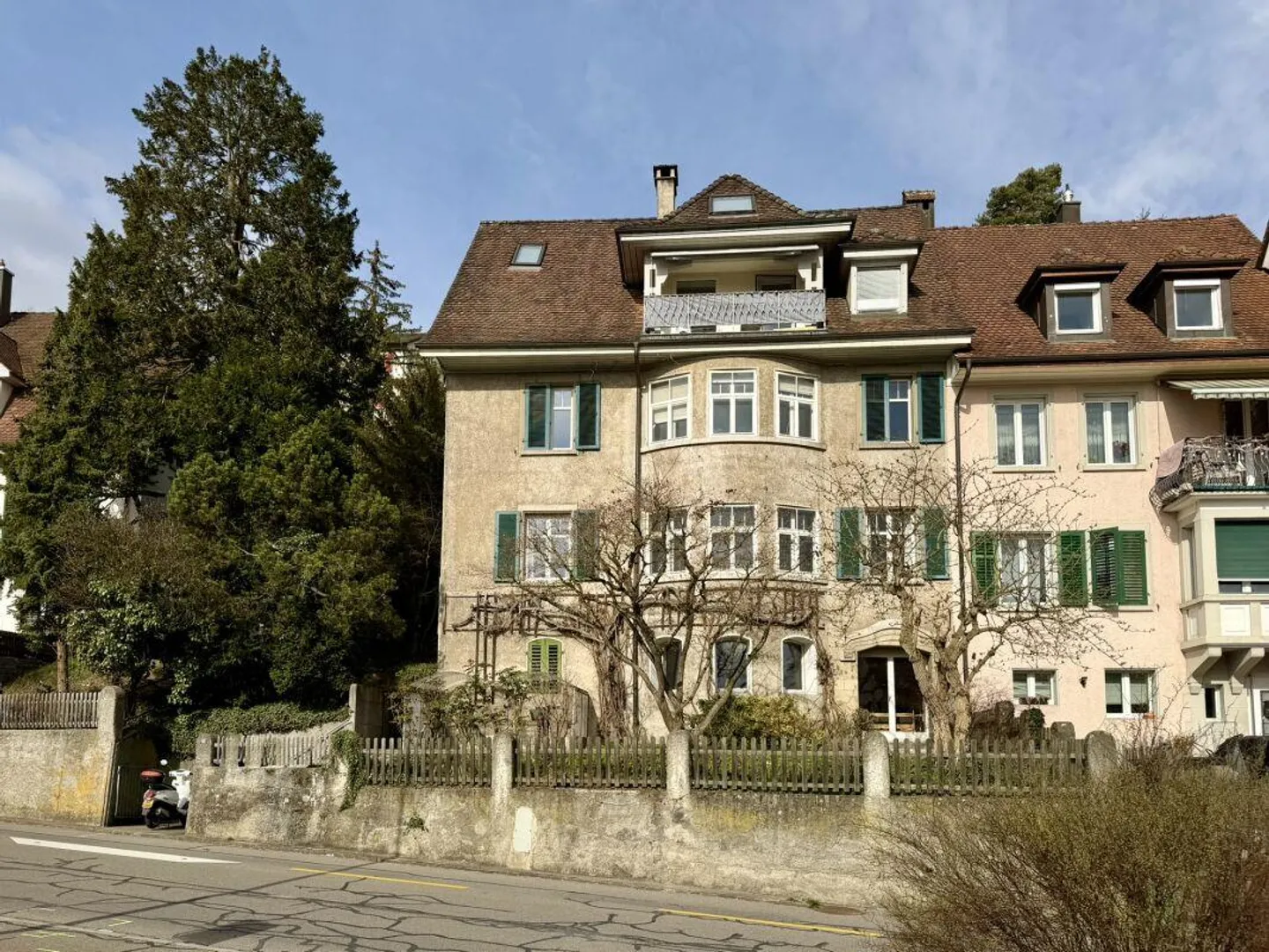 Maison Multi-Familiale avec Potentiel - Photo 1 sur 12