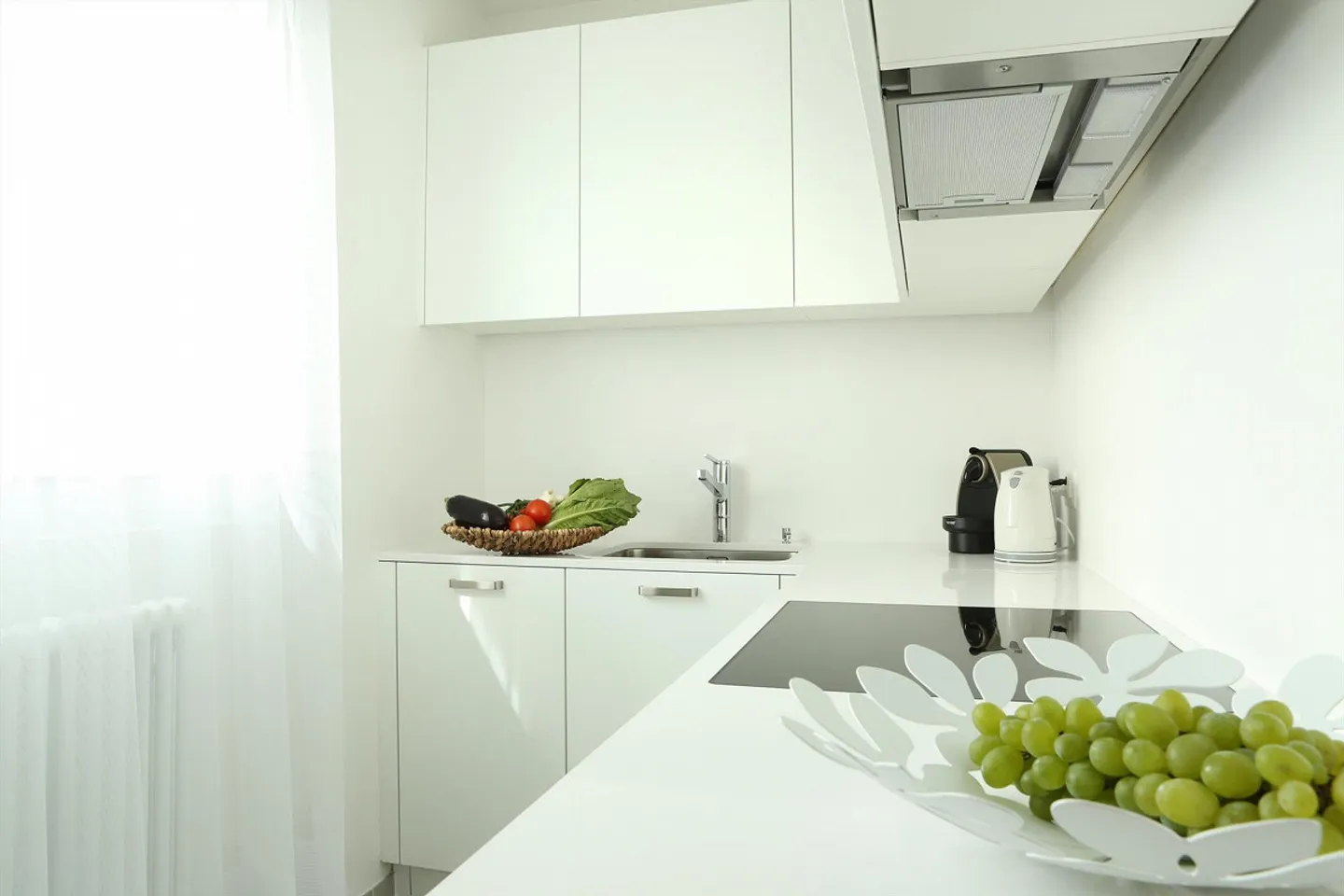 Appartement penthouse meublé 1 pièce avec balcon - Photo 2 sur 8