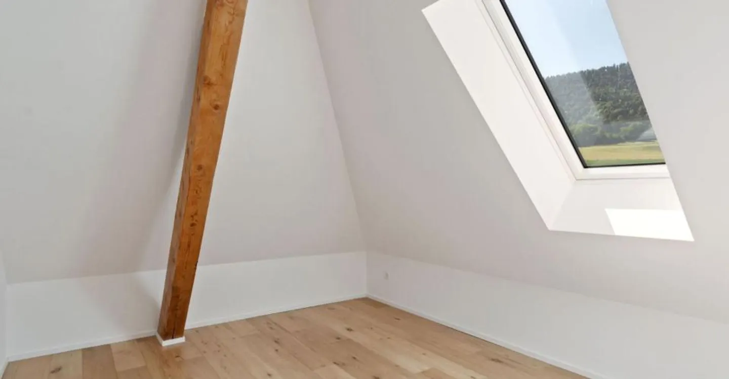 Courtelary, magnifique appartement de 4.5 pièces dans les combles - Foto 8 von 12
