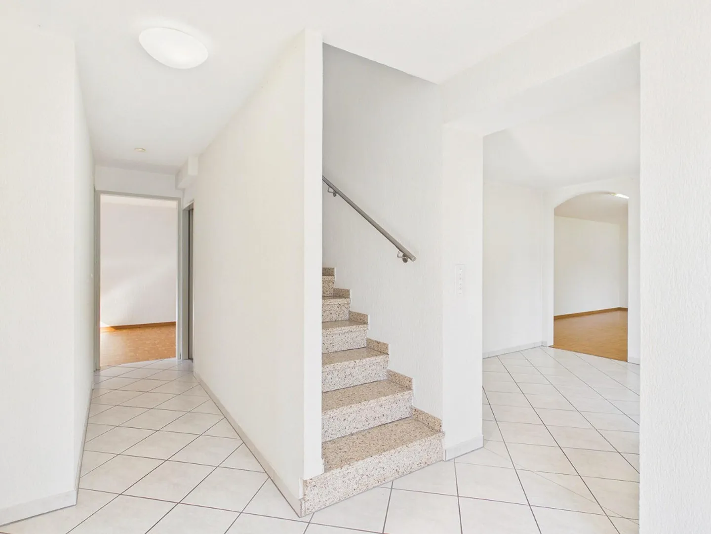 Proprietà ben tenuta con due unità abitative e utilizzo versatile... - Foto 10 di 14