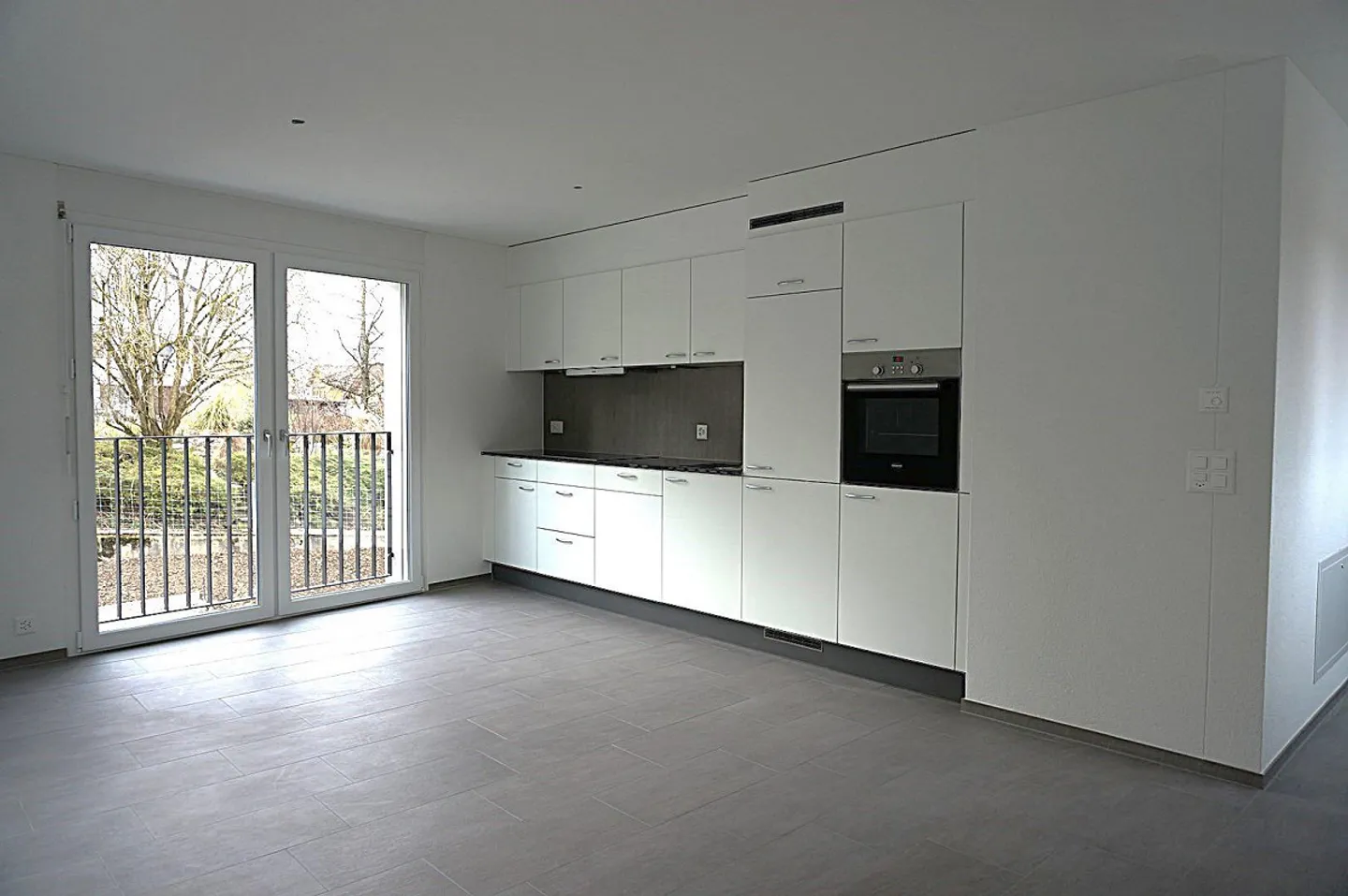 Bellissimo appartamento di 2,5 stanze con grande terrazza - Foto 5 di 7