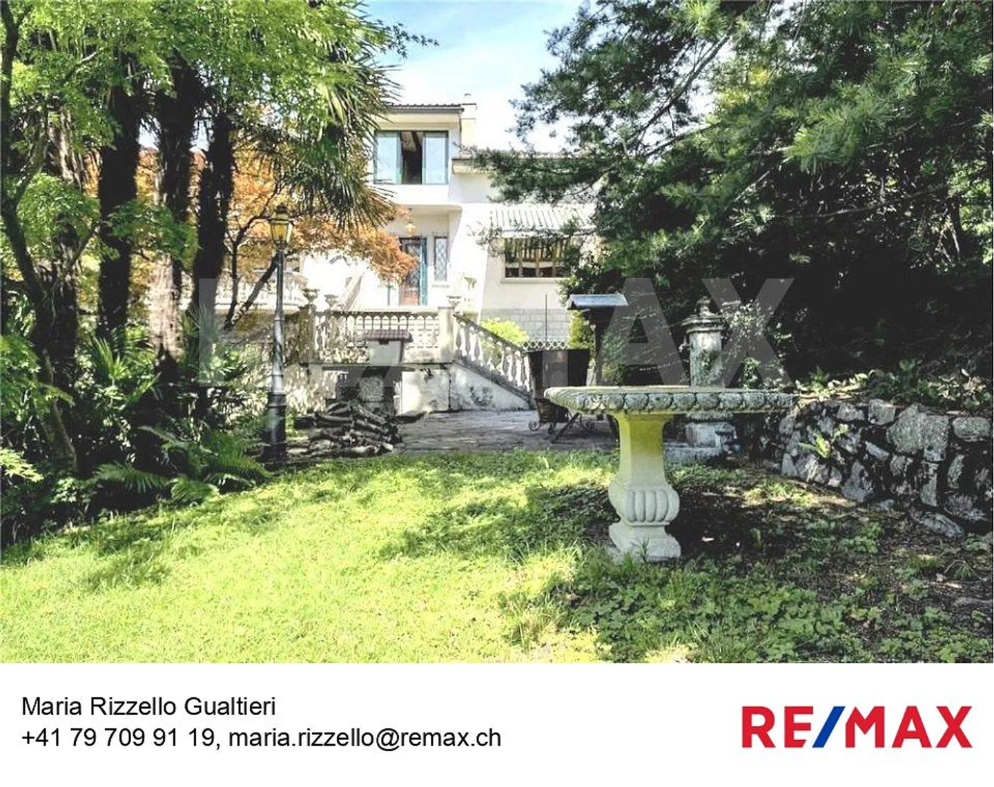 Villa de grande valeur avec parc et court de tennis - Photo 1 sur 12