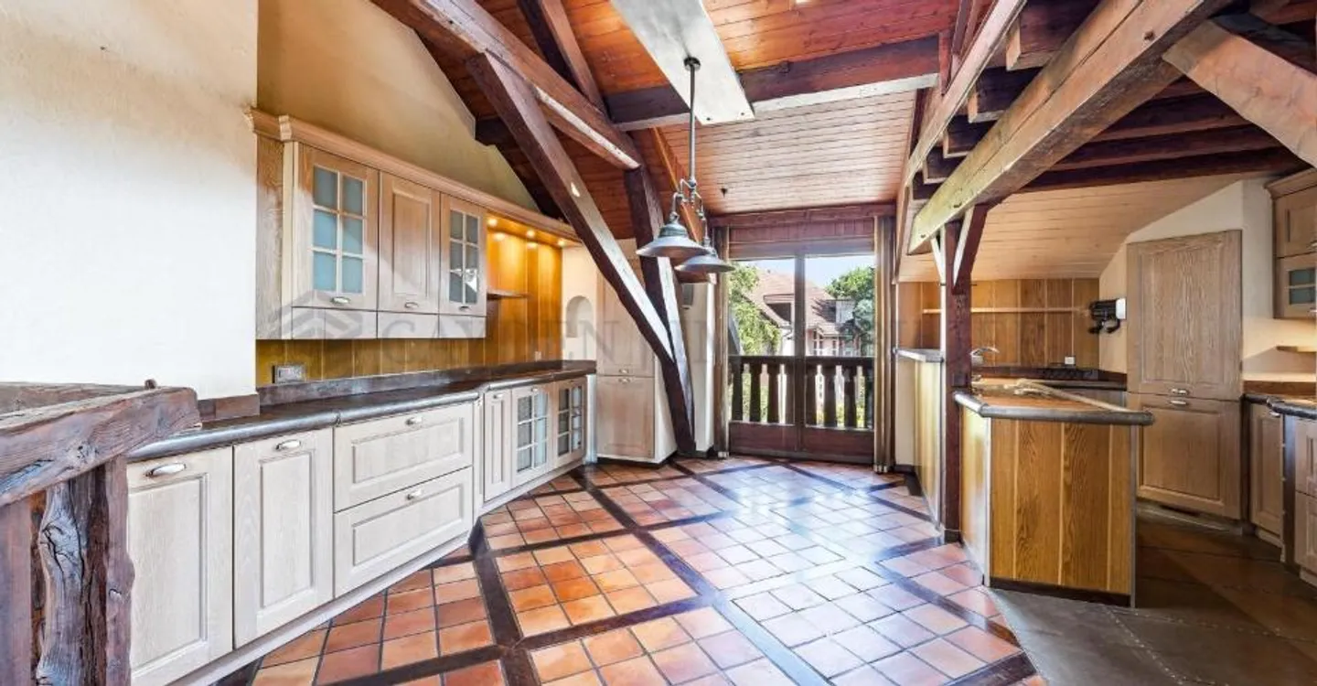 Esclusività!! Colpo di fulmine! Casa di villaggio caratteristica - Foto 2 di 7