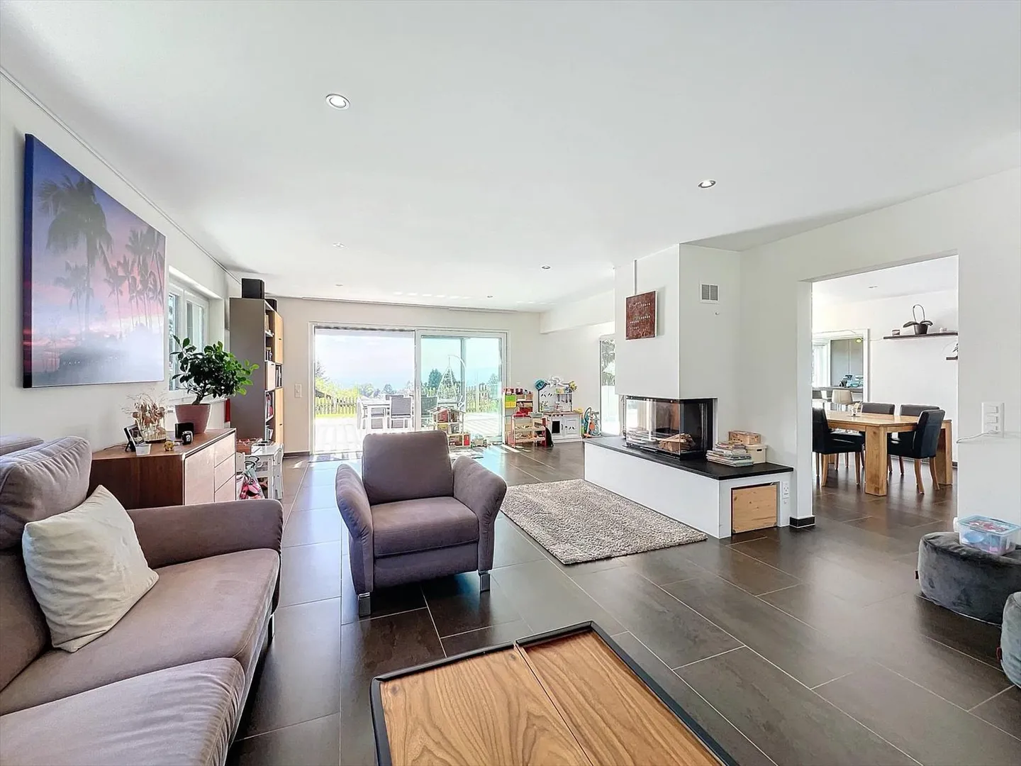 Architect-designed house with 9.5 rooms and a view of the lake and mountains! - Photo 11 of 13