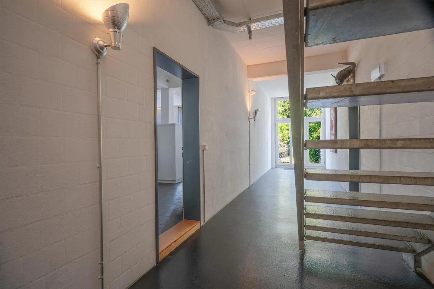 Exklusiver Loft-Traum mit 130 m² Privatgarten & 3.1 m Raumhöhe - Photo 18 of 24