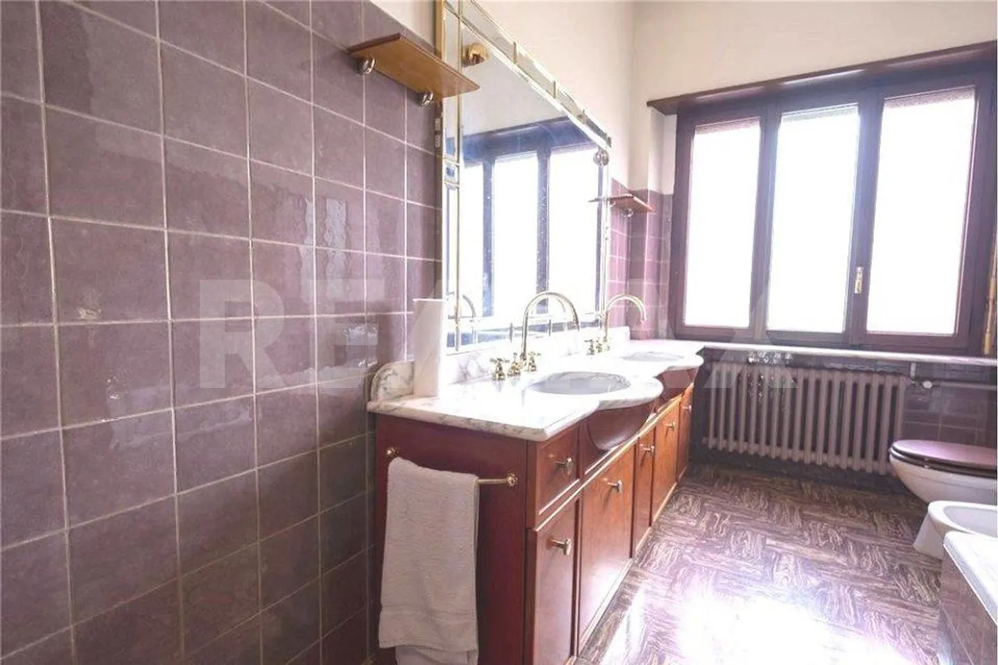 Villa de grande valeur avec parc et court de tennis - Photo 6 sur 12