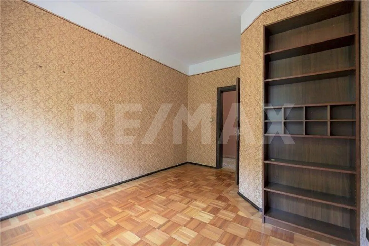 Villa de grande valeur avec parc et court de tennis - Photo 7 sur 12