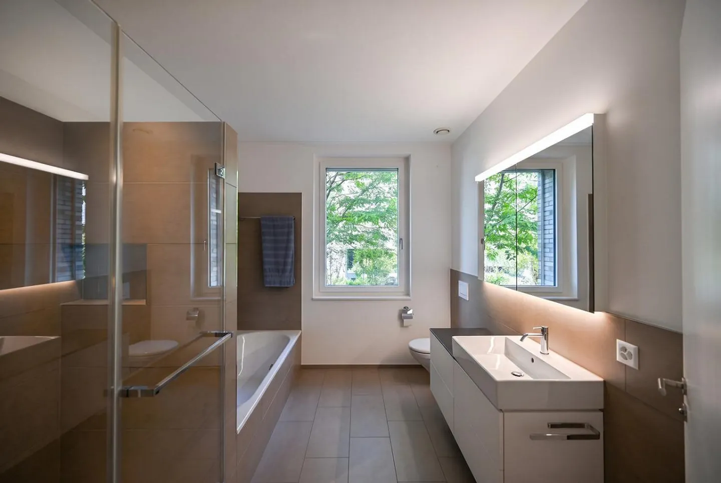 Luxury Apartment in Binningen - Photo 9 of 14