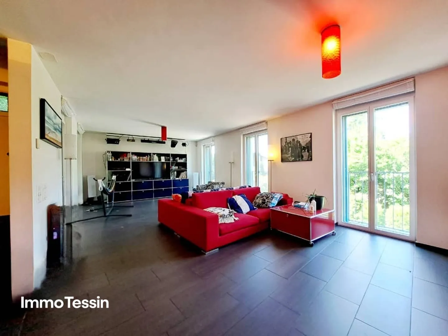 Villa architecte Minergie neuve et spacieuse avec jardin et vue dégagée dans un emplacement prisé près de Lugano - Photo 7 sur 13