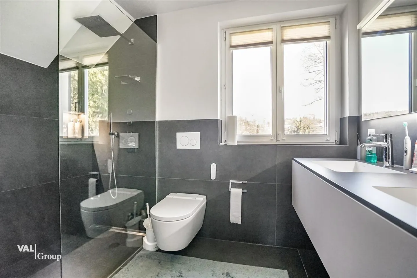 Traumhaftes Einfamilienhaus in Küsnacht mit grossem Garten - Foto 4 von 5