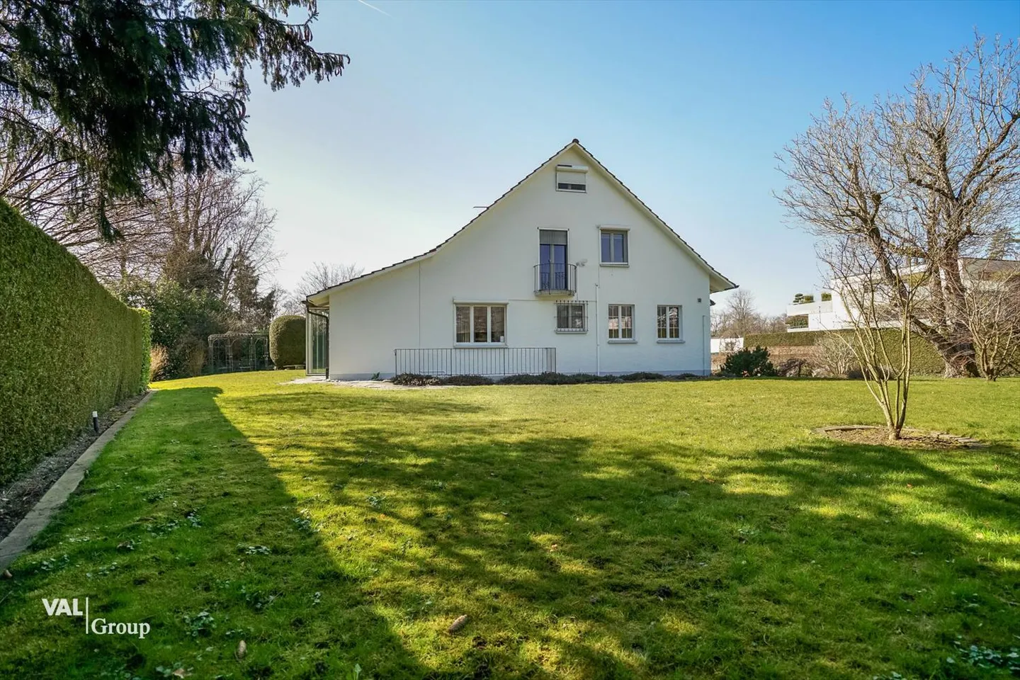 Traumhaftes Einfamilienhaus in Küsnacht mit grossem Garten - Foto 5 von 5