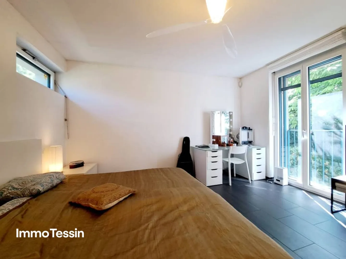 Villa architecte Minergie neuve et spacieuse avec jardin et vue dégagée dans un emplacement prisé près de Lugano - Photo 10 sur 13