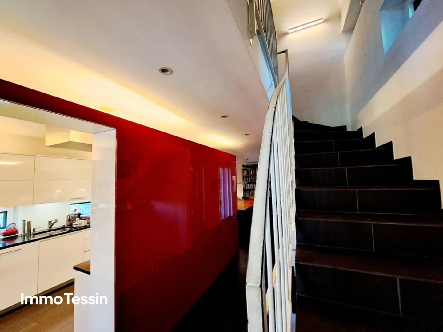 Villa architecte Minergie neuve et spacieuse avec jardin et vue dégagée dans un emplacement prisé près de Lugano - Photo 12 sur 13