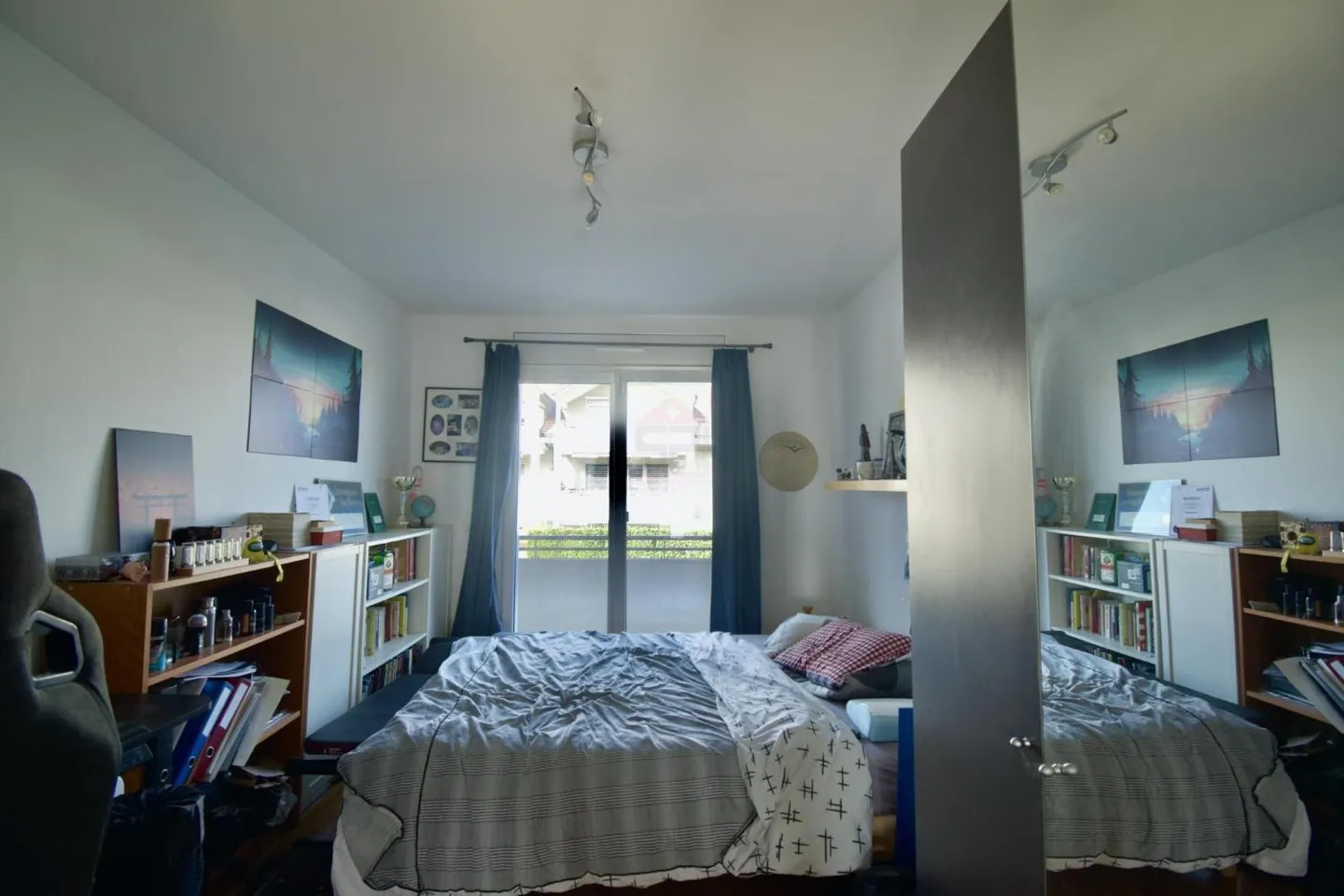 Spacious Duplex - Photo 8 of 11