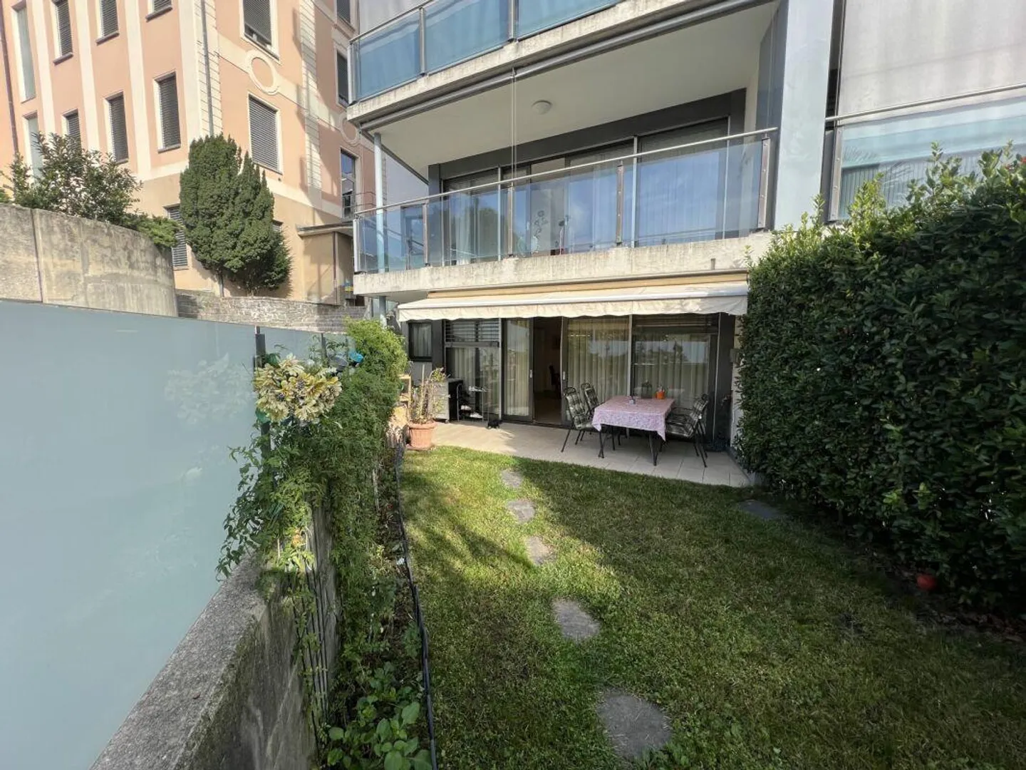 Wohnung 5.5 Zimmer mit Garten - Foto 14 von 14