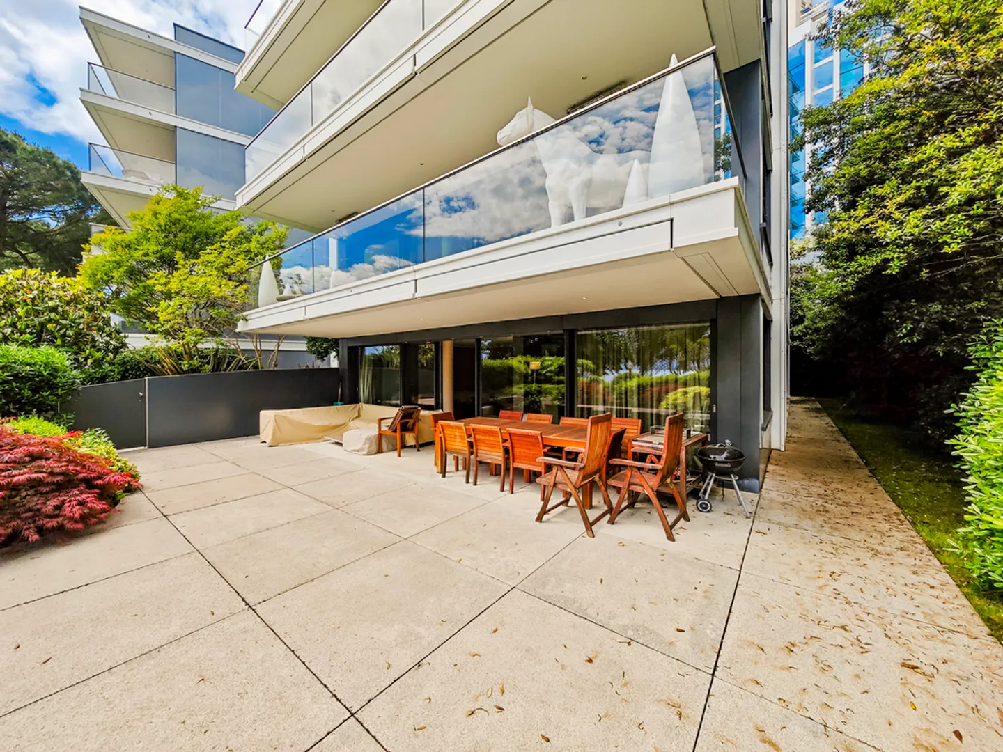 Exclusive: Sumptuous lakeside apartment in Montreux - Photo 2 of 12