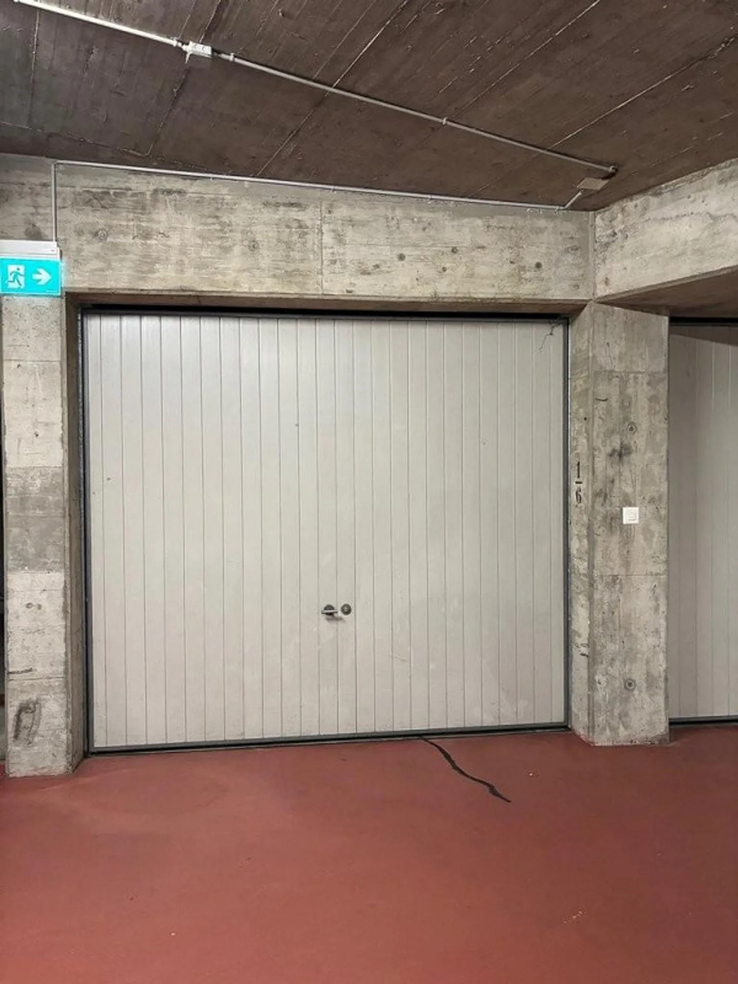 Garage chiusa in affitto in una posizione centrale - Foto 2 di 2