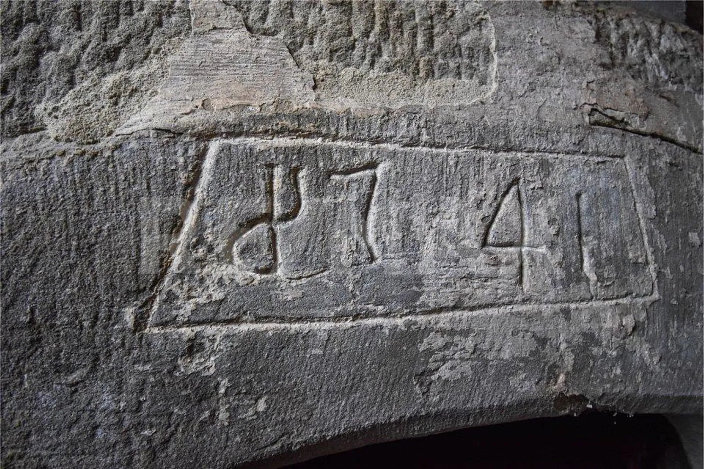 Stattliches Bauernhaus - 3 Wohnungen, grosser Oekonomieteil; Baulandreserve. - Foto 8 von 10