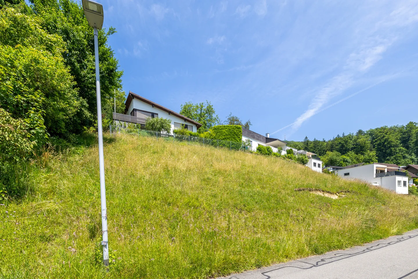 Terreno edificabile attraente in un tranquillo quartiere residenziale - Foto 3 di 8
