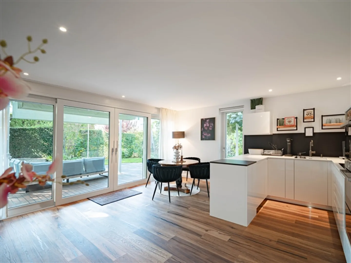 Space and Privacy Wonder with Special Style - Photo 15 of 20