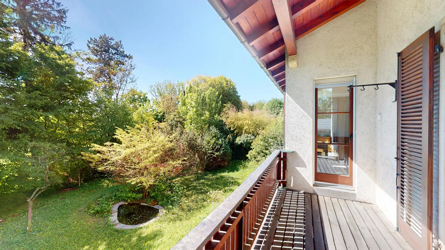 Charming single-family home with idyllic garden paradise in the sought-after Bruderholz district - Photo 10 of 13
