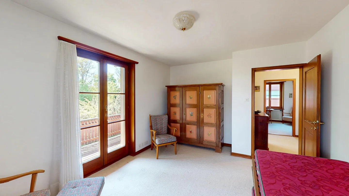 Charming single-family home with idyllic garden paradise in the sought-after Bruderholz district - Photo 12 of 13