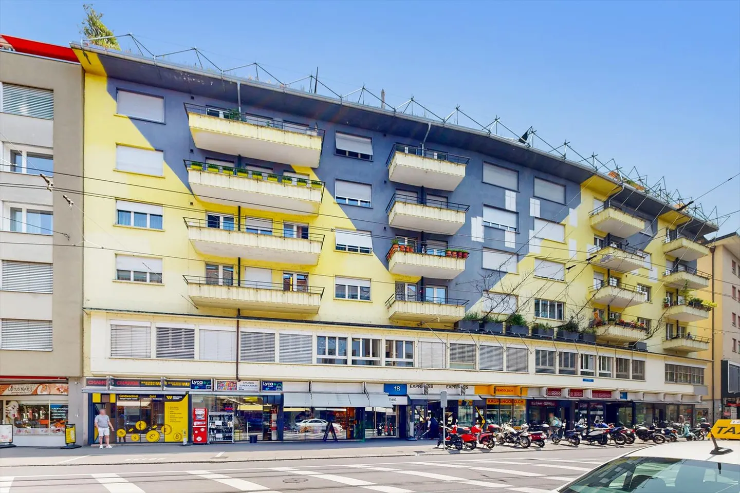 Spacious home with great potential - Photo 1 of 12