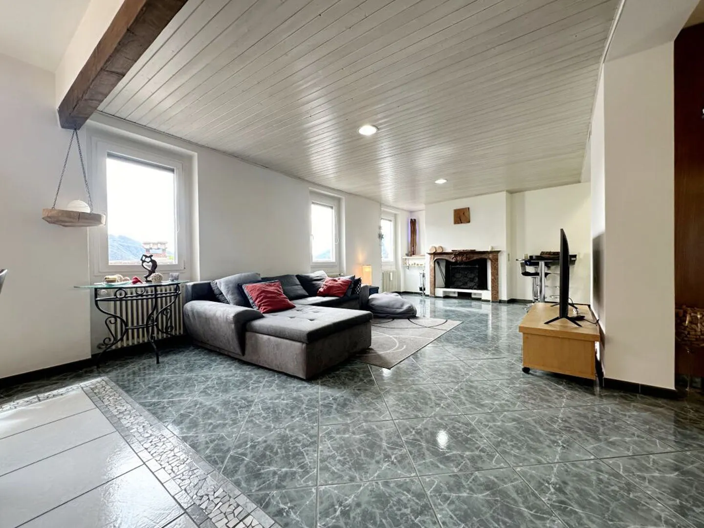 Maison jumelée adjacente avec un total de 5,5 pièces ou 2 unités de 3,5 pièces chacune - Photo 4 sur 9