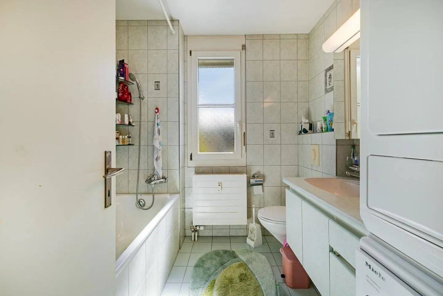 Charmant Appartement Sous Les Toits à Therwil - Photo 10 sur 25