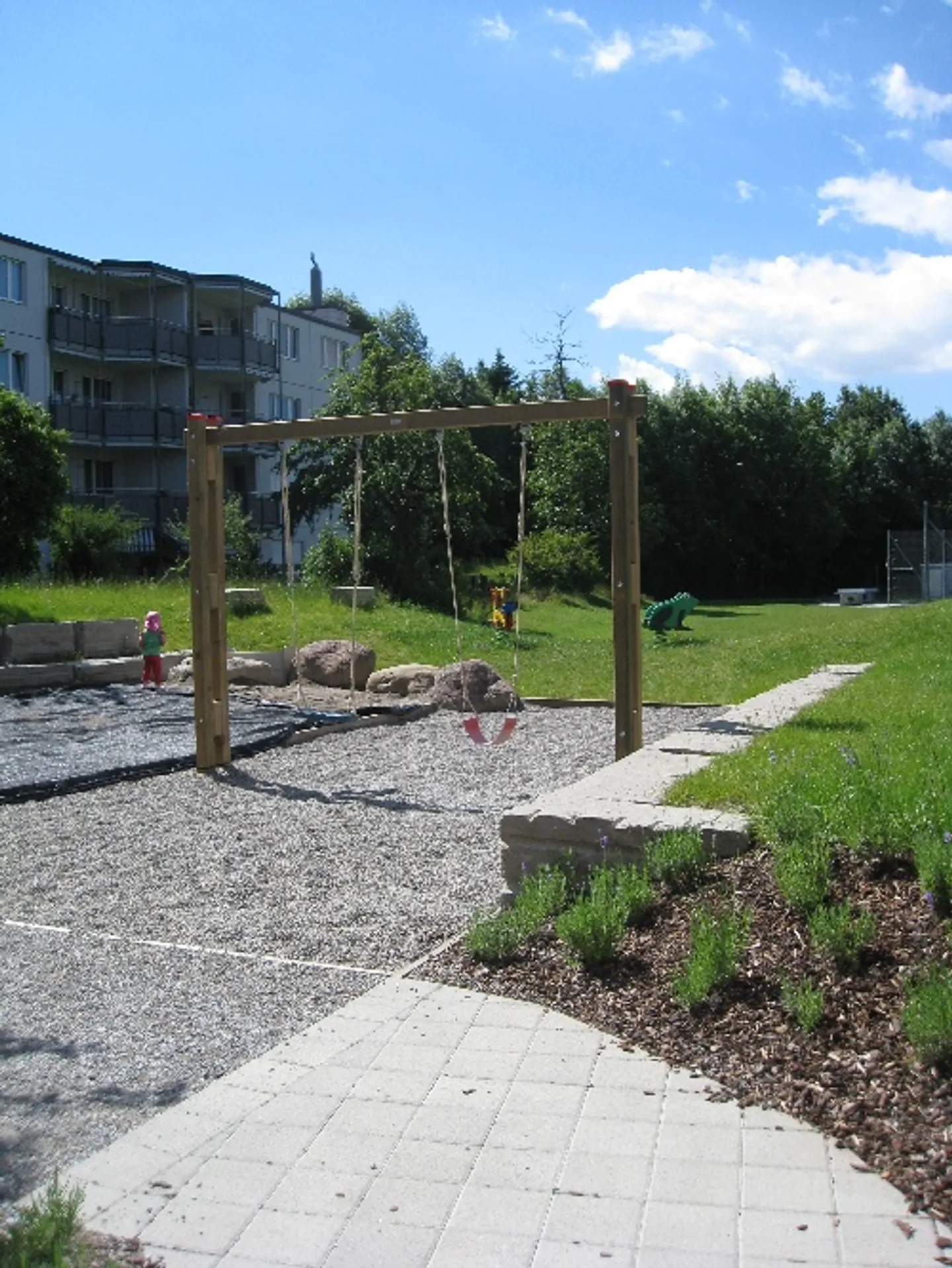 Family apartment with a view of greenery - Photo 7 of 8
