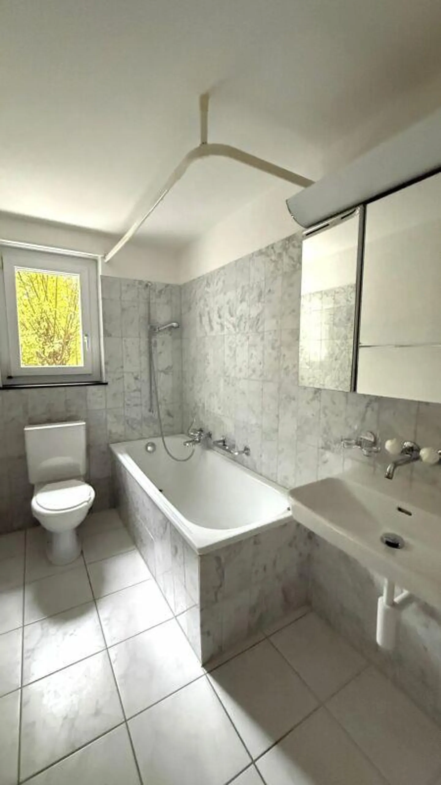 Beautiful 4.5 Room Apartment - Photo 6 of 6