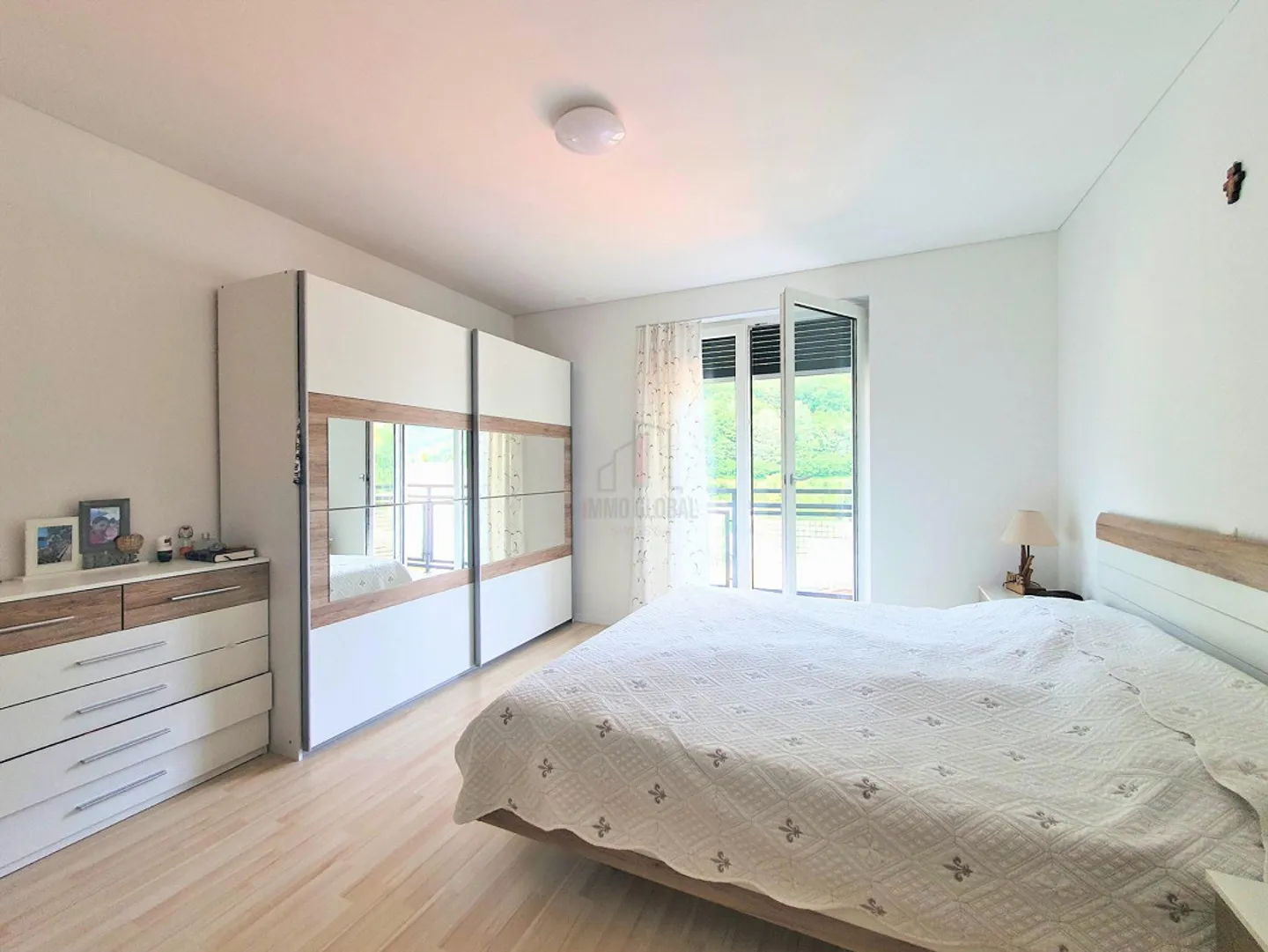 TOP FLOOR IN A BUILDING WITH ONLY THREE HOUSING UNITS - Photo 5 of 9