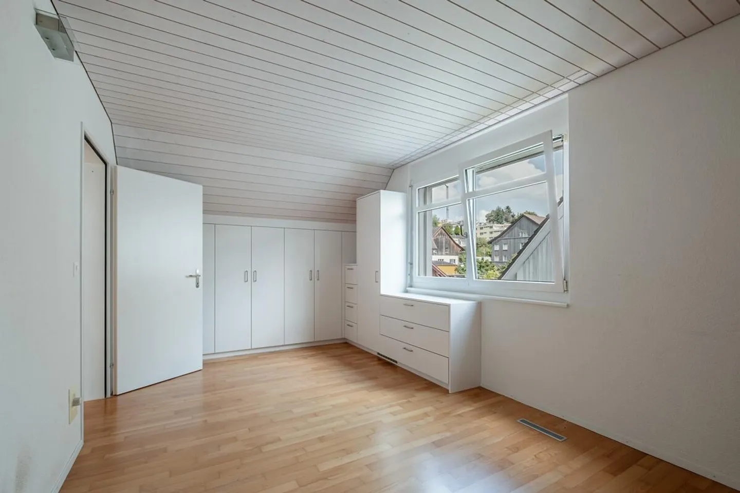 Maison lumineuse au cœur du village - Photo 5 sur 11