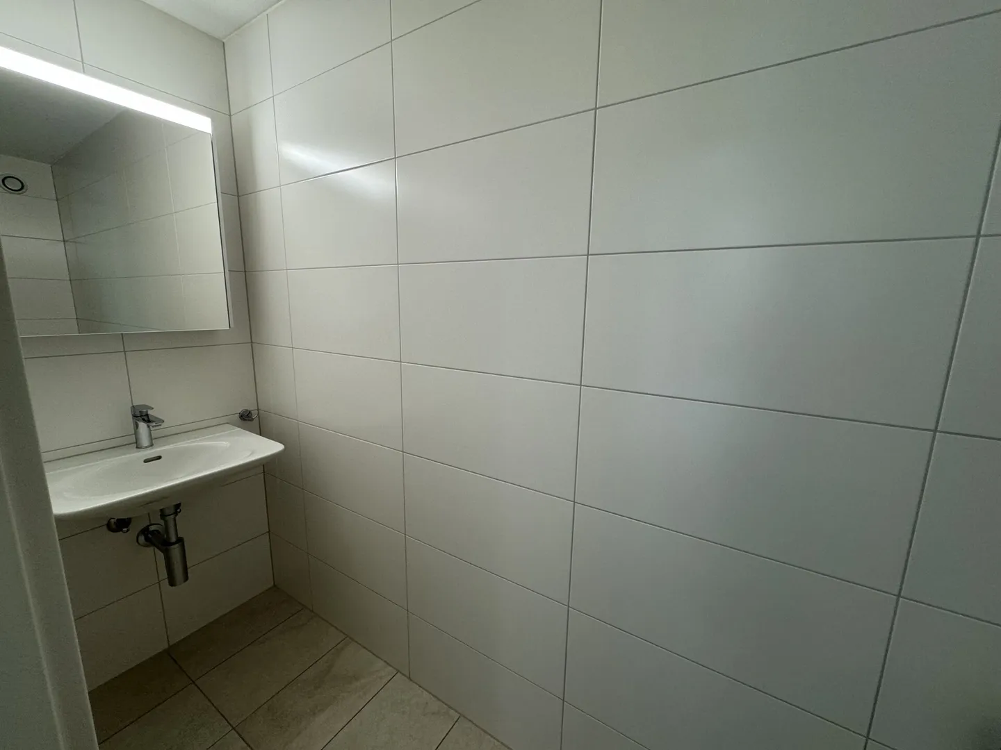 Spazio commerciale / Ufficio di circa 28 m² - 1° affitto netto gratuito! - Foto 5 di 7
