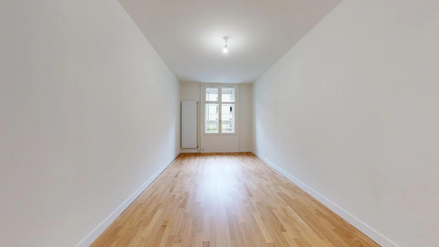 Superb high-end apartment just steps from the train station! - Photo 6 of 10