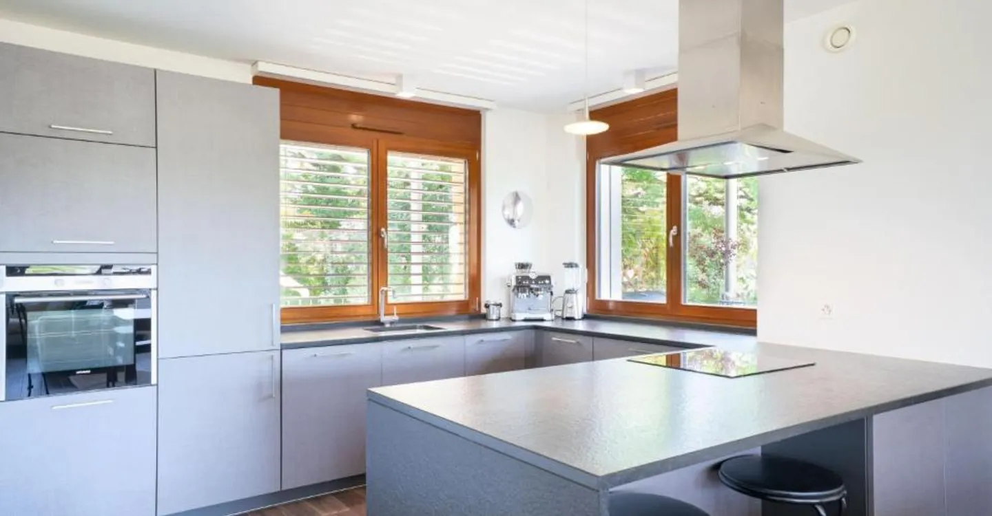 Außergewöhnliche Wohnung mit Panoramaterrasse und Blick auf den Jura in Presinge - Foto 3 von 12