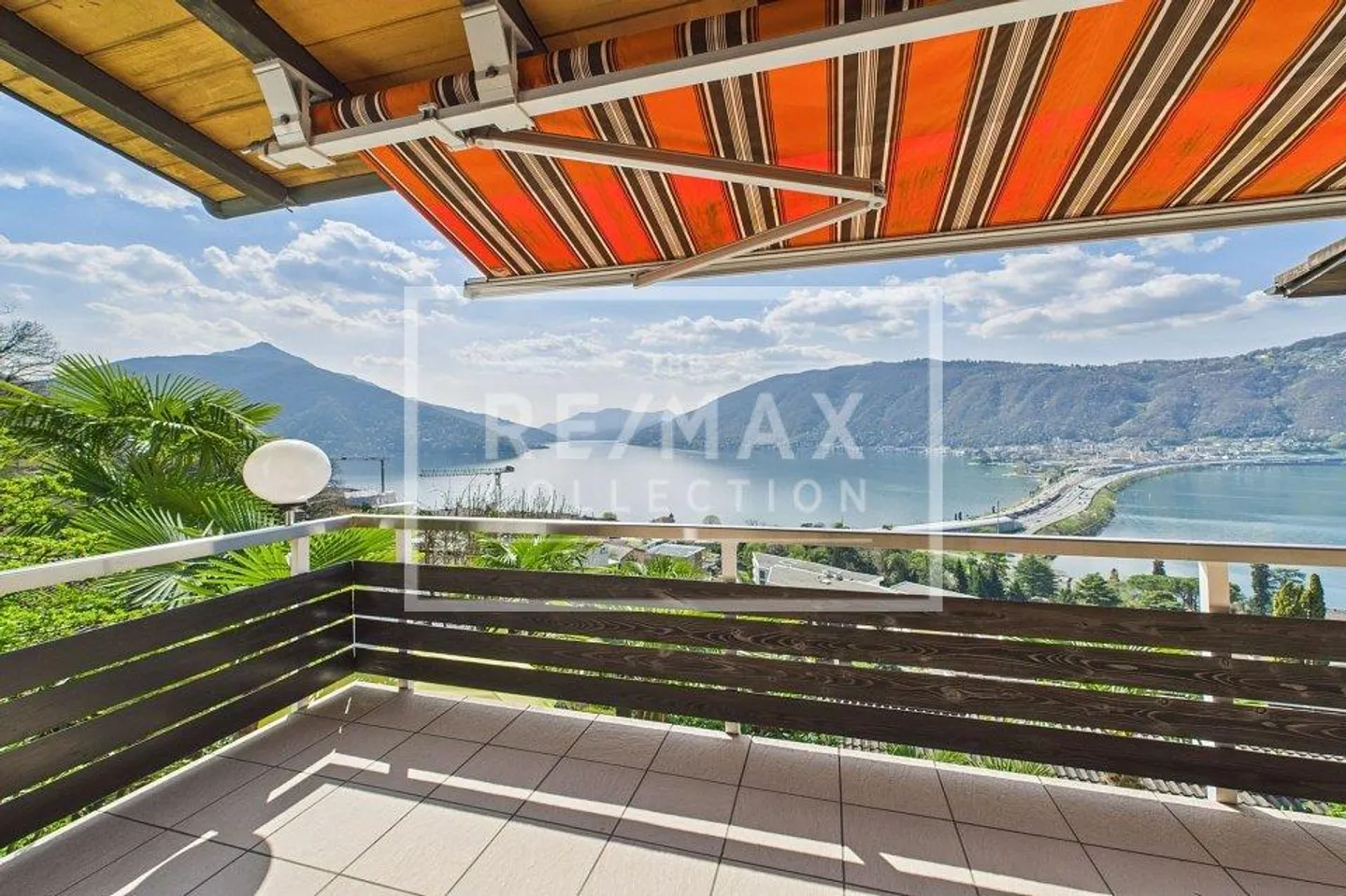 Bissone - Un vero e proprio bijou con vista panoramica a 180° - Foto 1 di 13