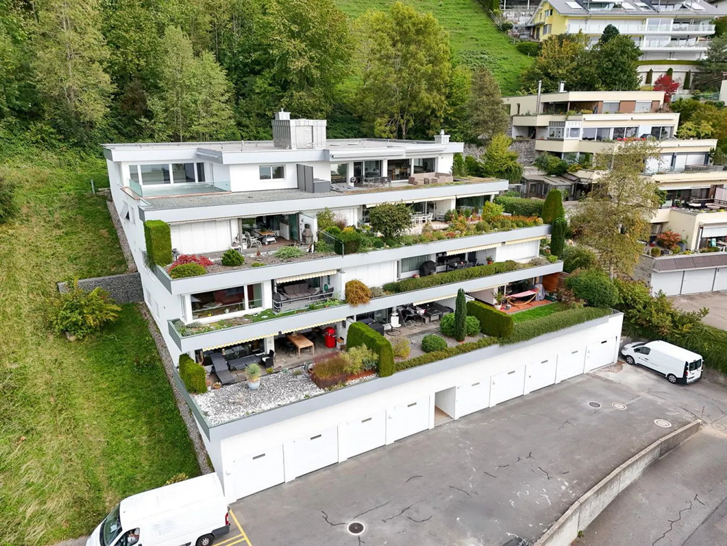 Exclusive, newly created 3½-room penthouse apartment in Oberägeri - Photo 1 of 20