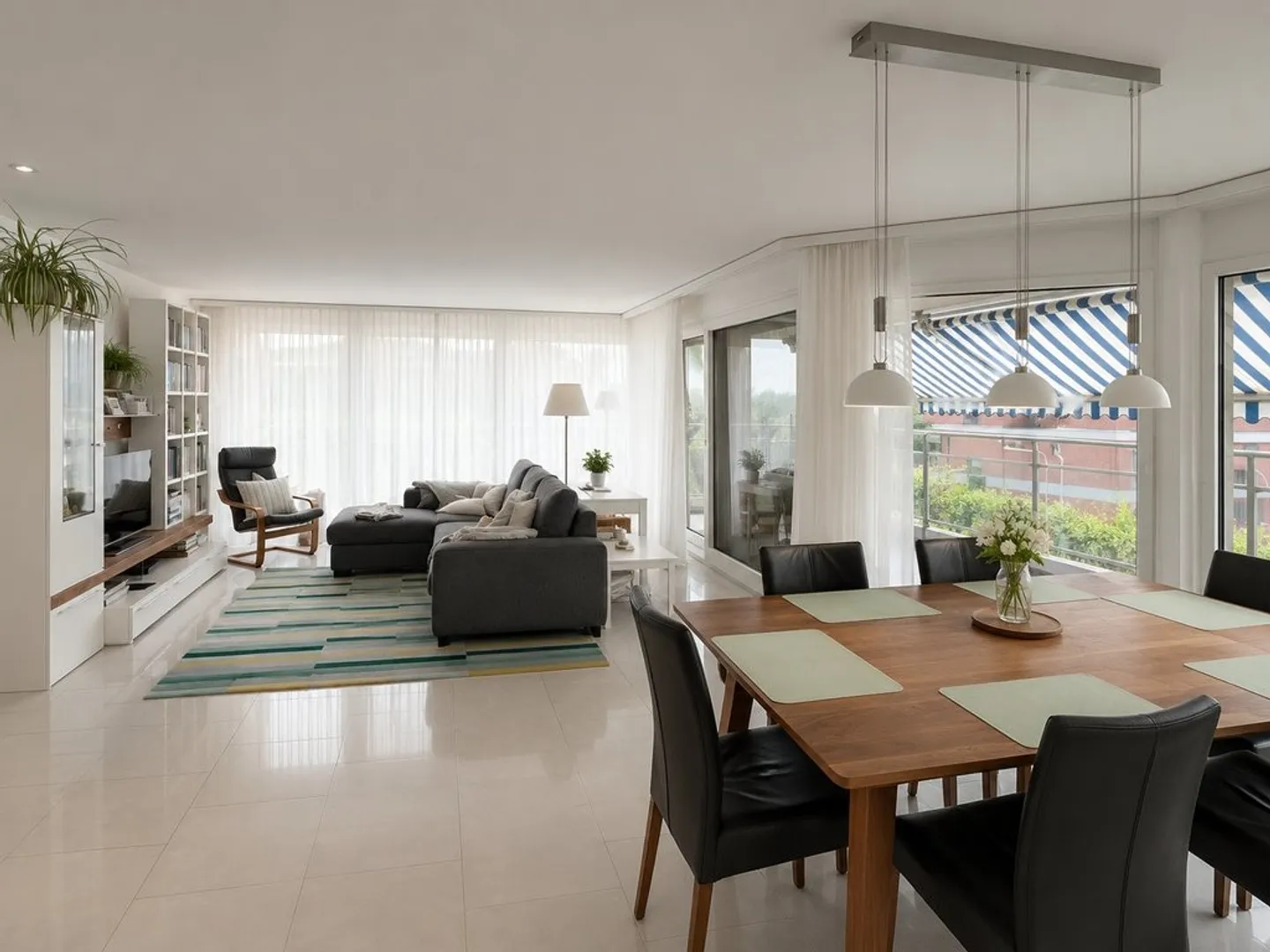 Appartamento moderno di 3,5 locali in posizione tranquilla a Zurigo-Höngg - Foto 1 di 7