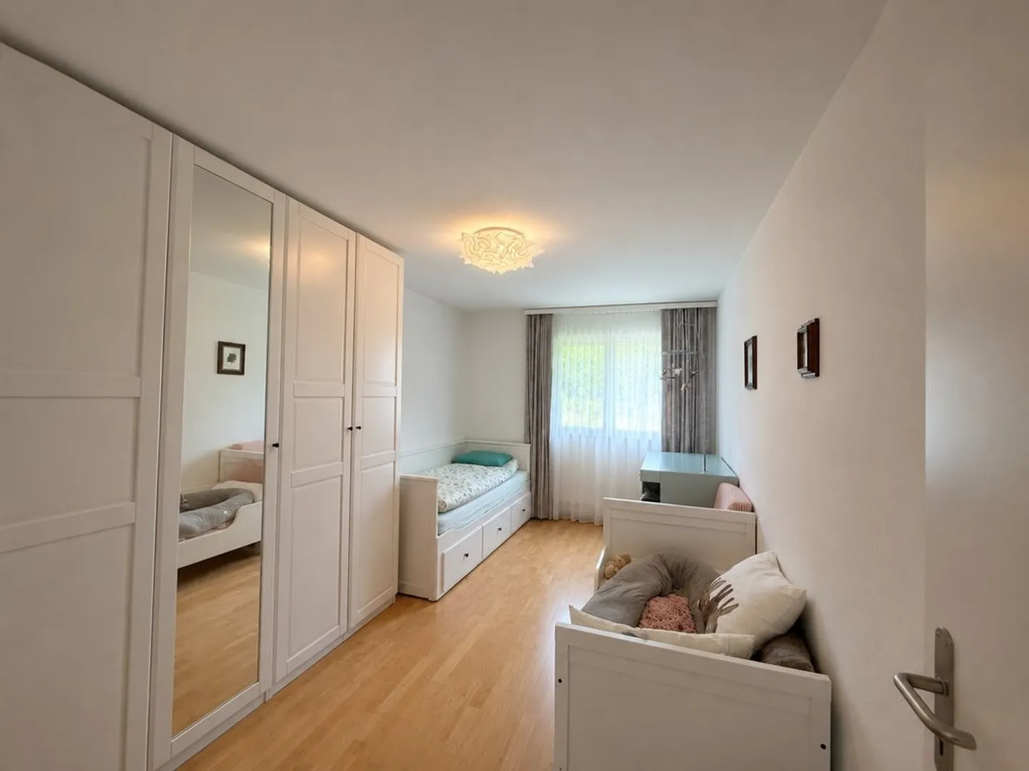 Appartamento moderno di 3,5 locali in posizione tranquilla a Zurigo-Höngg - Foto 6 di 7