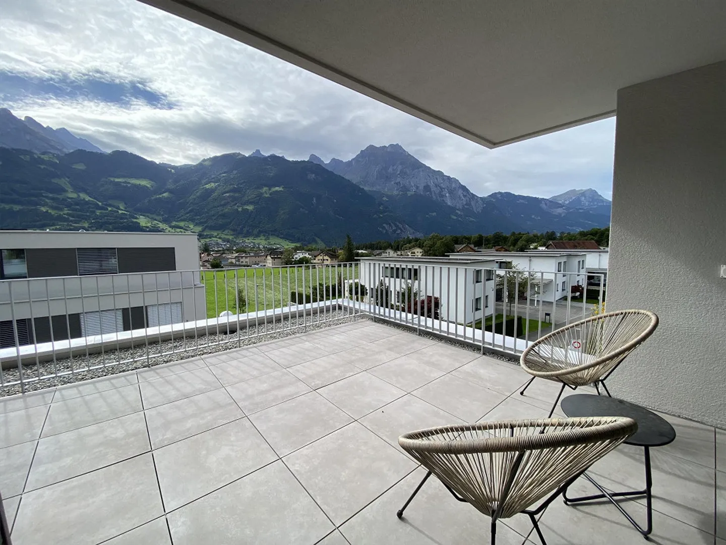 Nuova costruzione - Casa unifamiliare di 5,5 stanze (DEFH) con panorama montano a Schattdorf - Foto 2 di 16