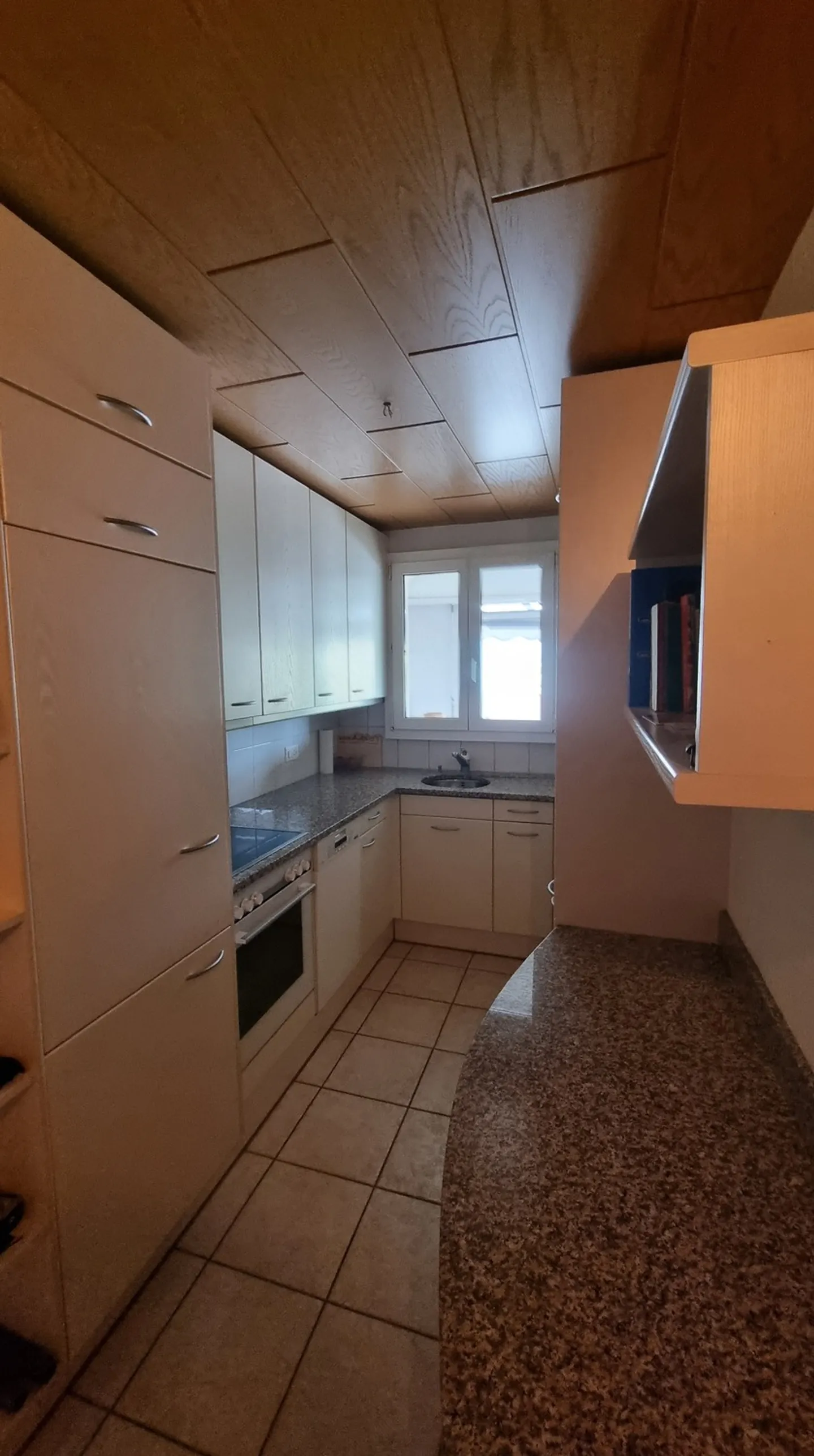 2½ ZI-WOHNUNG IN HÜNIBACH (BE), MÖBLIERT, TEMPORÄR - Foto 2 von 5